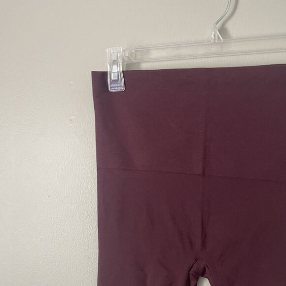 Spanx Size L High Rise Look at Me Now Seamless Cropped 24" Inseam Leggings - Picture 2 of 5